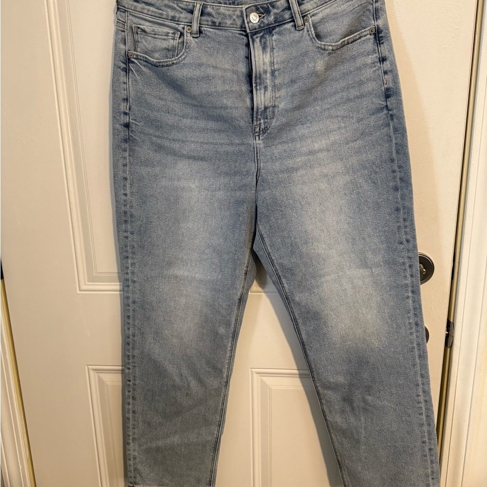 New with tags American Eagle Outfitters Blue Ankle Cropped Jeans Size 14